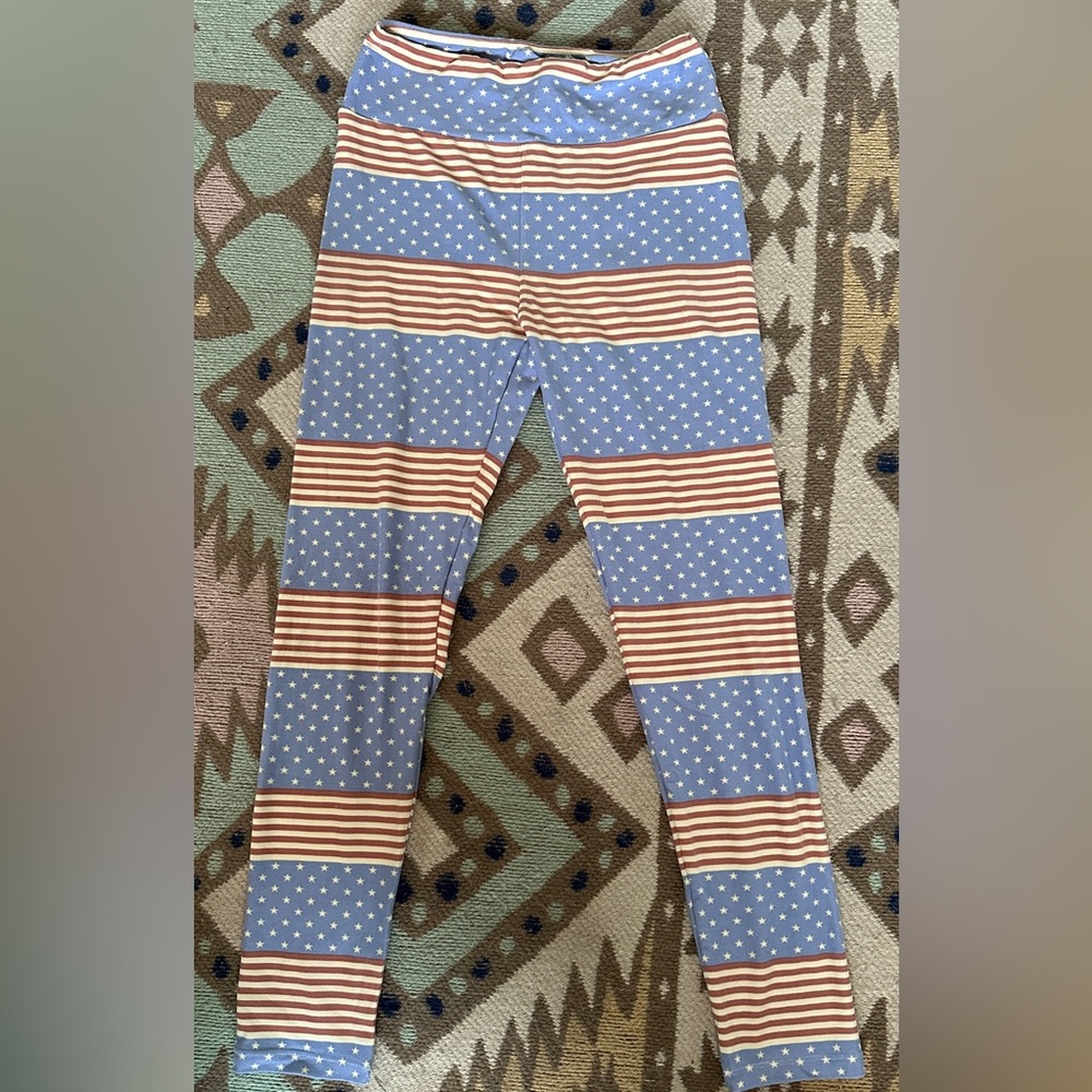Lularoe super cute red, white and blue leggings
